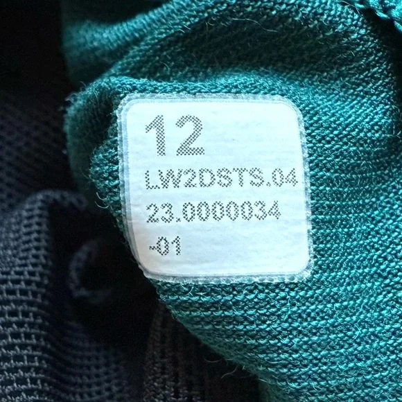 lululemon Energy Longline Bra Foil Medium Support, B-D Cups in Storm Teal - Picture 11 of 14